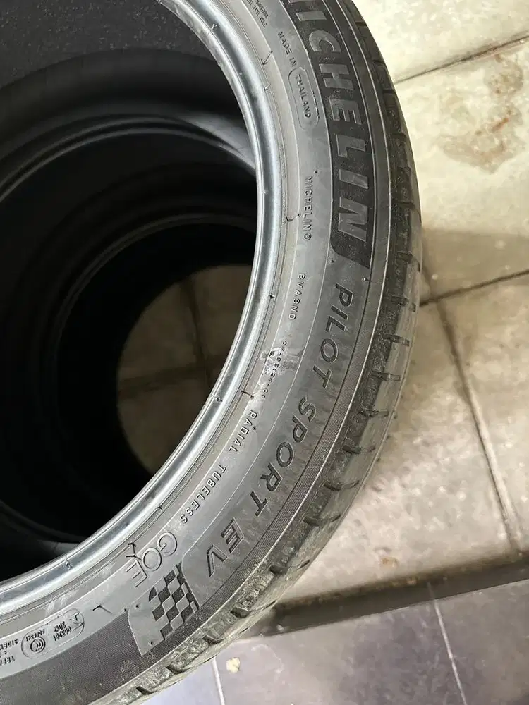 BAN IONIQ 5 MICHELIN PILOT SPORT EV 255/25/20