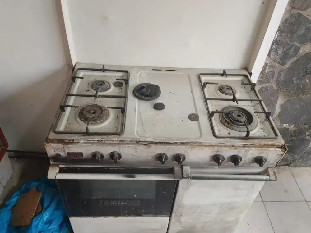 Kompor Gas 4 Tungku + Oven – Harga Murah