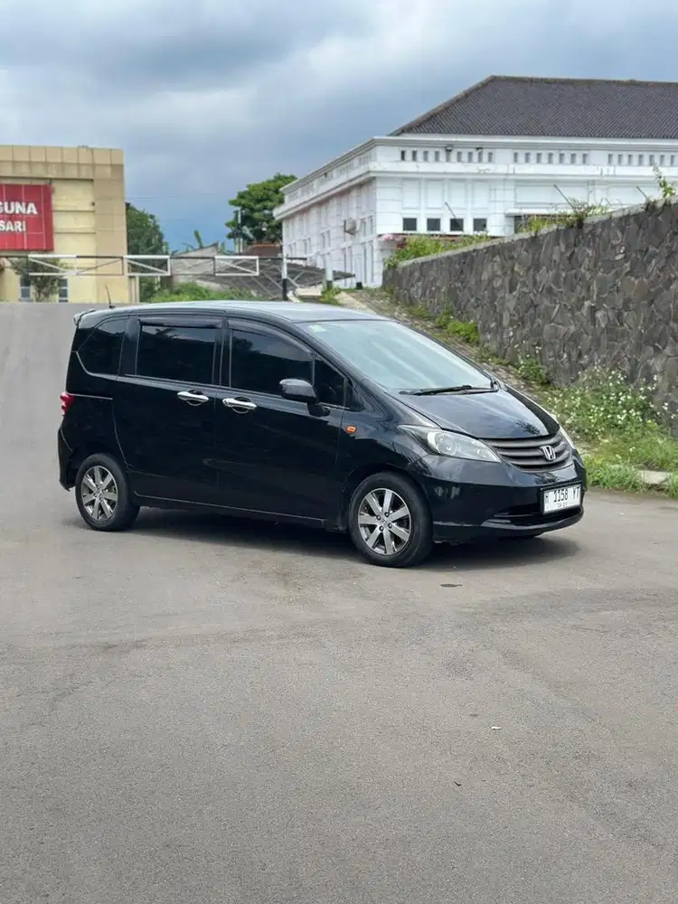 Honda Freed S 2010