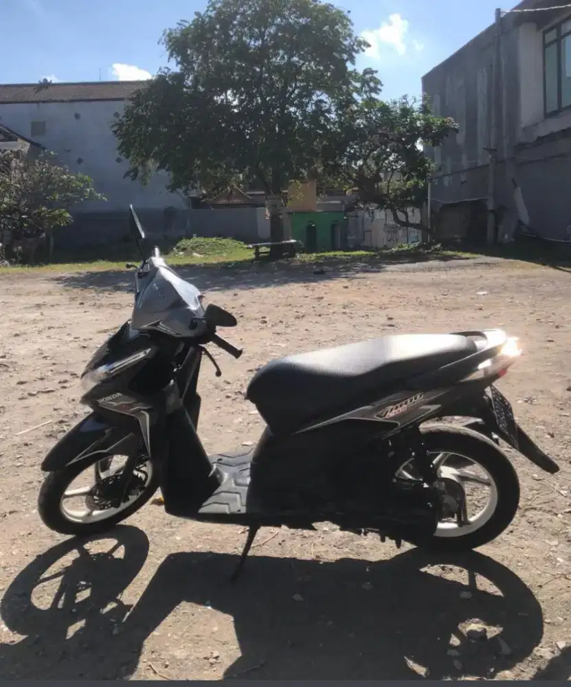 Dijual honda vario techno thn 2011 surat lengkap pajak on mesin aman