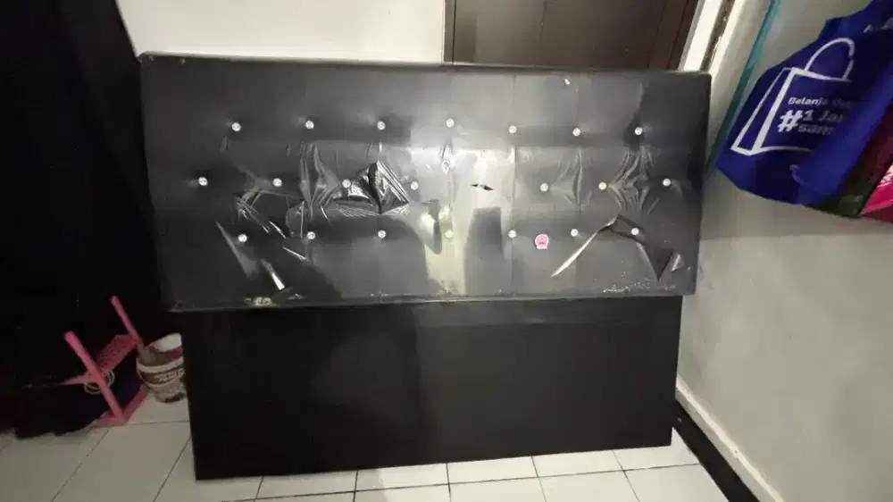 Dipan modern masih bagus