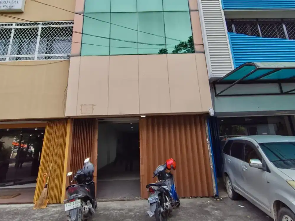 Ruko Strategis Pinggir Jalan Raya Pangeran Jayakarta Jakarta Pusat Dekat Stasiun Kota