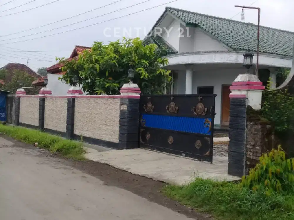 Rumah Cocok Untuk Tinggal Dan Usaha Di Brebes Jawa Tengah