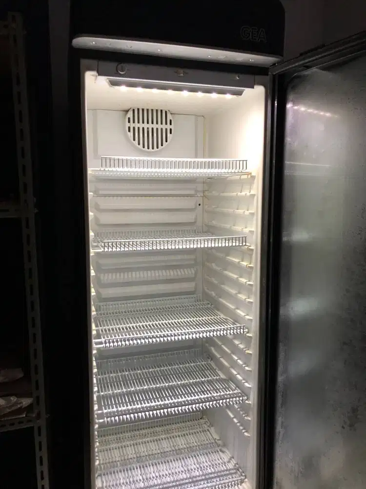 Showcase Cooler GEA 437 L