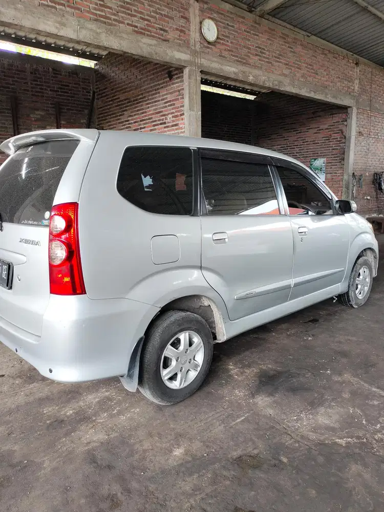 Daihatsu Xenia 2011 Bensin