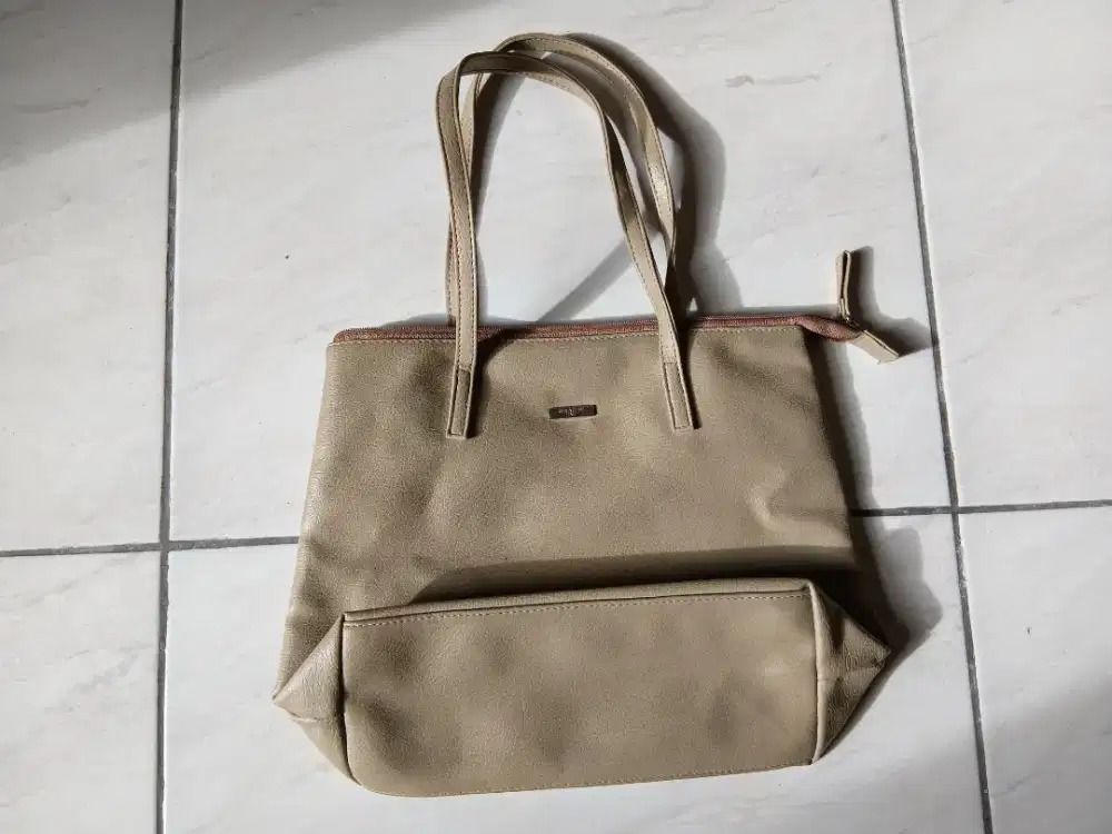 Totebag warna beige
