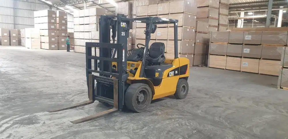Forklift 3.5 Ton Caterpilar 2013
