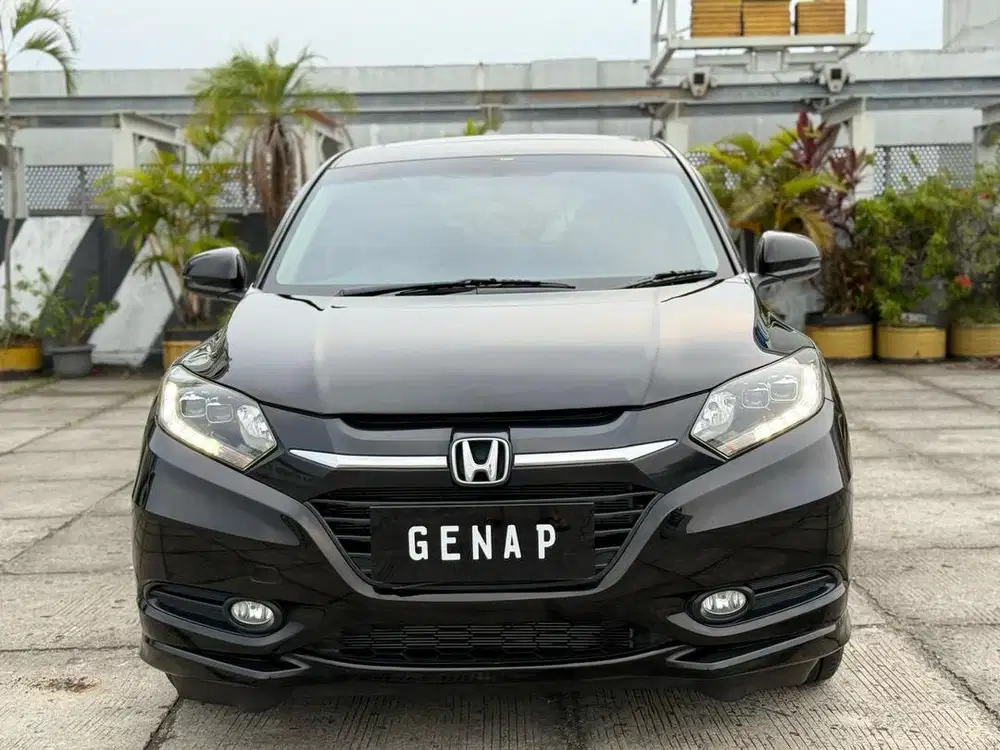 Honda HR-V Prestige AT 2015 Hitam Low KM!!!