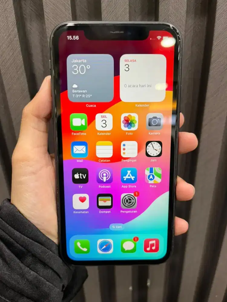 iPhone 11 64GB iBox