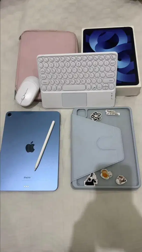 Ipad Air M1 5 (2022) 256gb free Apple Pencil dan semua yang ada difoto