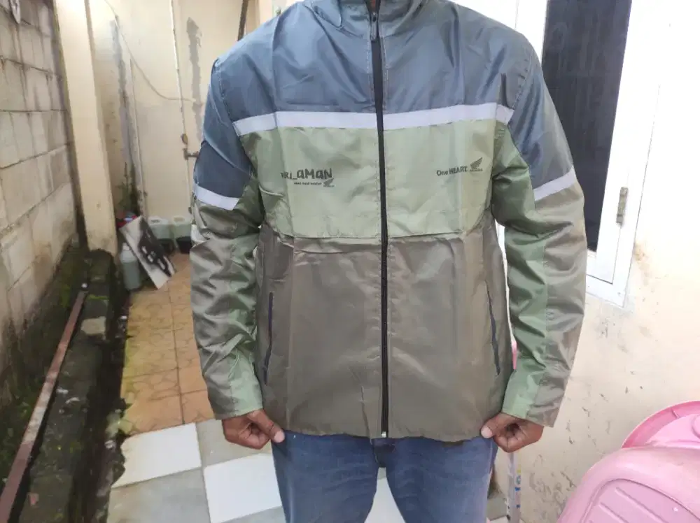 Jaket Parasut Honda Waterproof  Jaket Riding  Motor Honda Ringan