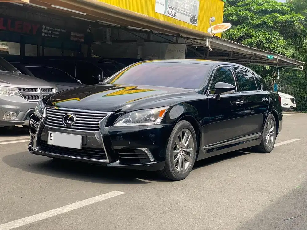 LEXUS LS 460L AT HITAM 2015