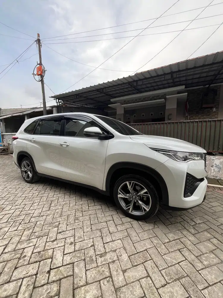 Toyota Kijang Innova 2023 Bensin