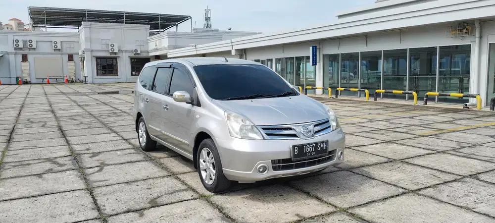 Nissan Grand livina ultimate matic promo menarik TDP 10% 2011
