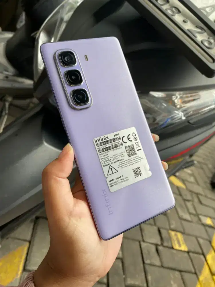 Infinix Hot 50 Pro+ 16/256 Layar Lenkung Amoled