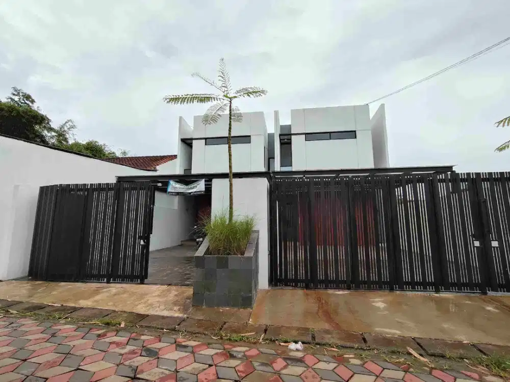 Rumah Industrialis Tanah Bangunan Lega 20 menit ke MRT Lebak Bulus