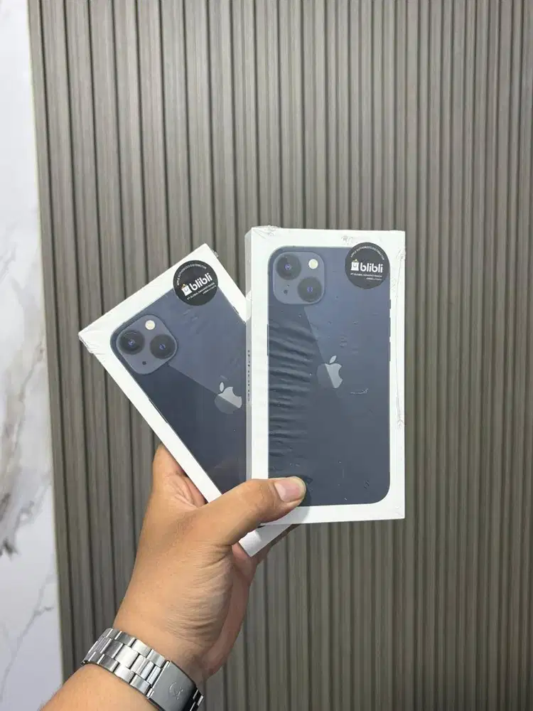 iPhone 13 128GB Midnight Garansi Resmi NEW 1 Tahun