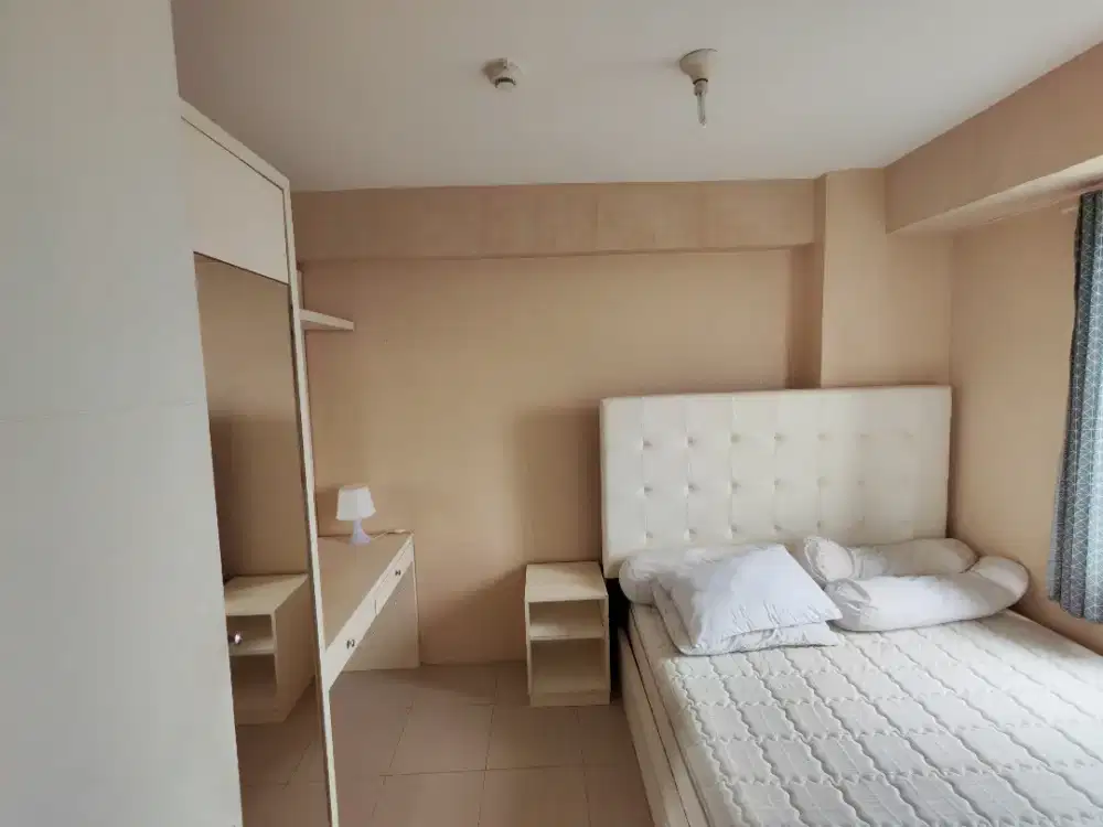 DISEWAKAN 2BEDROOM FURNISH BASSURA CITY SIAP HUNI ADA MESIN CUCI