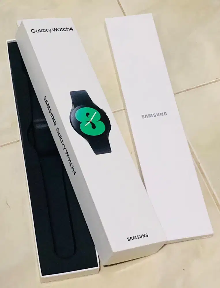 DIJUAL CEPAT! Samsung Galaxy Watch4. Cocok untuk Runner, Pekerja, dll