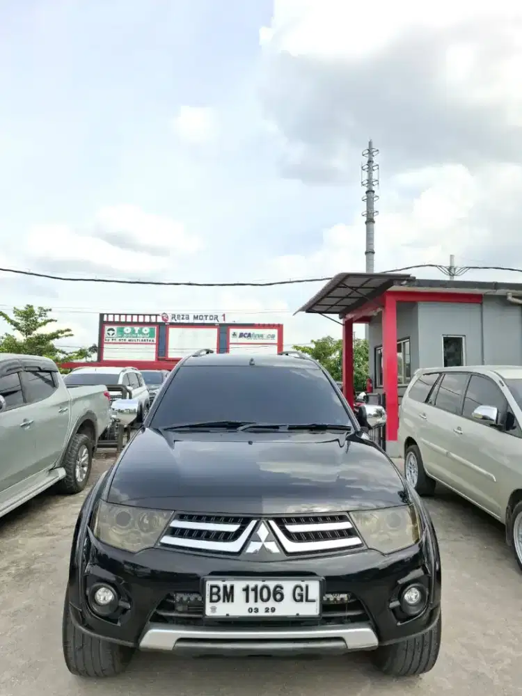 Pajero 2014 GLS manual. Km 130rb