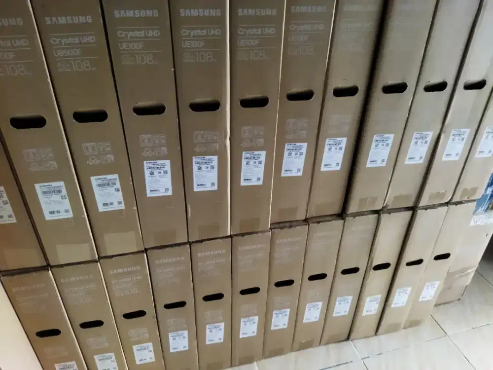 New Samsung smart tv crystal ultra hd 43inc bisa tukar tambah