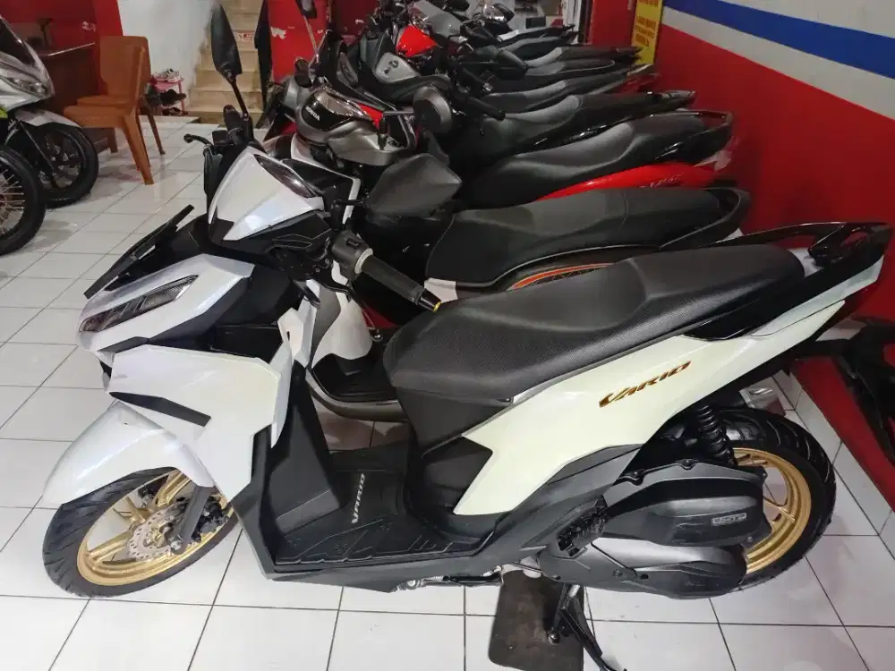 VARIO 125 PUTIH CBS ISS TH 2023, DP 1 JUTA