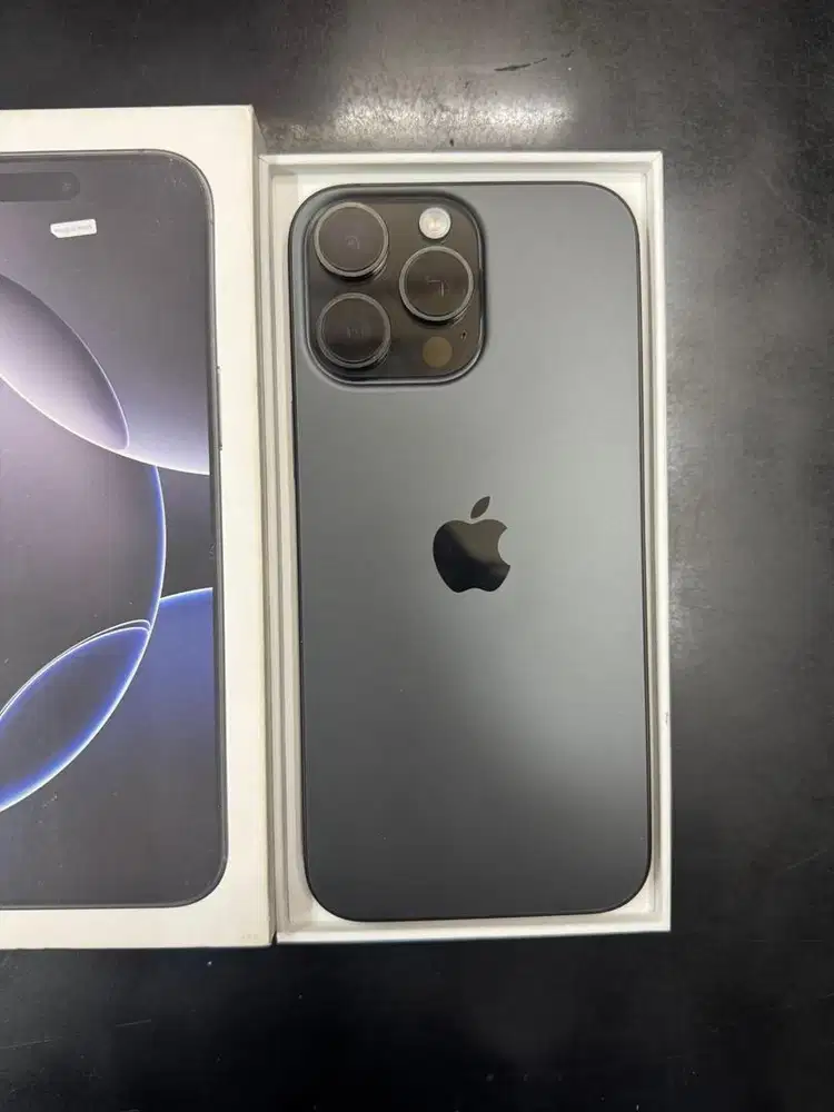 Iphone 16 promax 1TB warna Hitam likenew