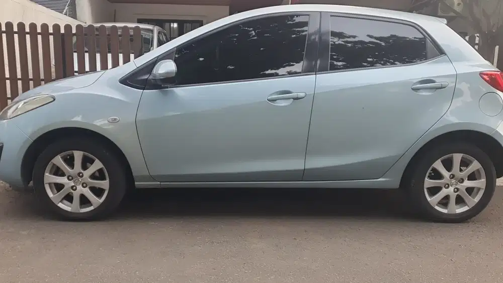 Mazda 2 2010 Bensin
