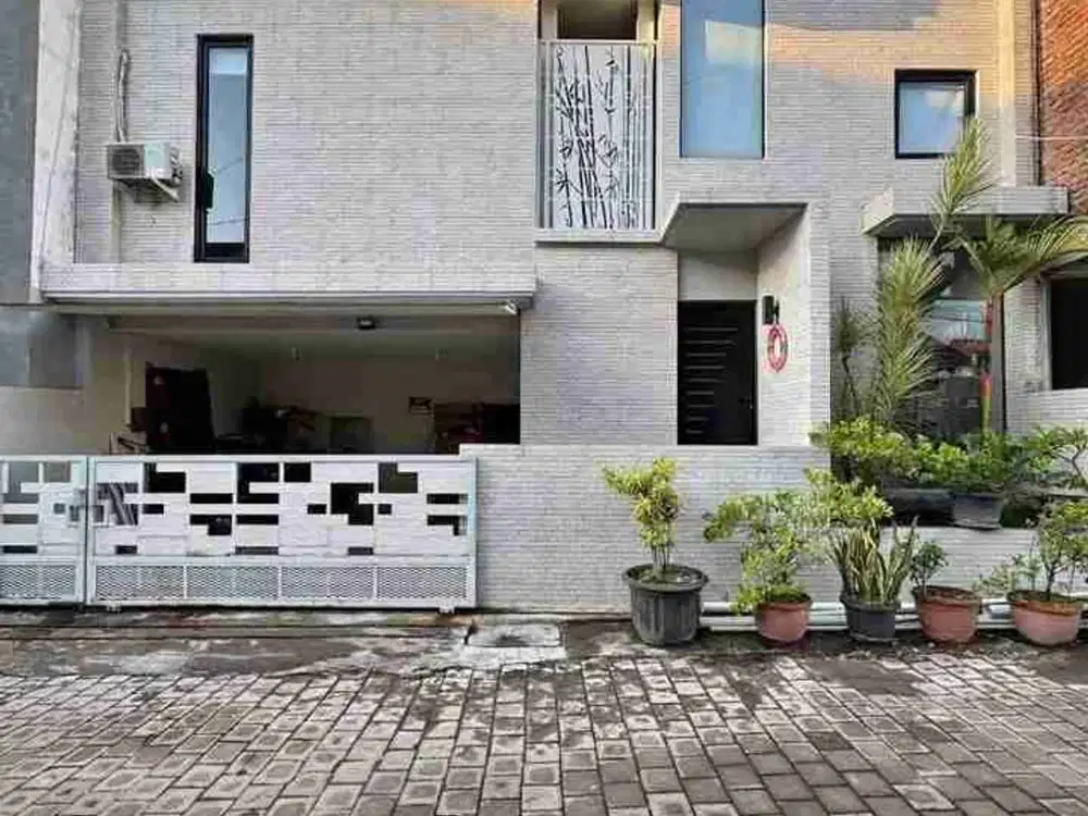 Rumah 2lt Modern Semi Furnished Jl. Gunung Salak Kerobokan area Hunian Strategis Legalitas Aman