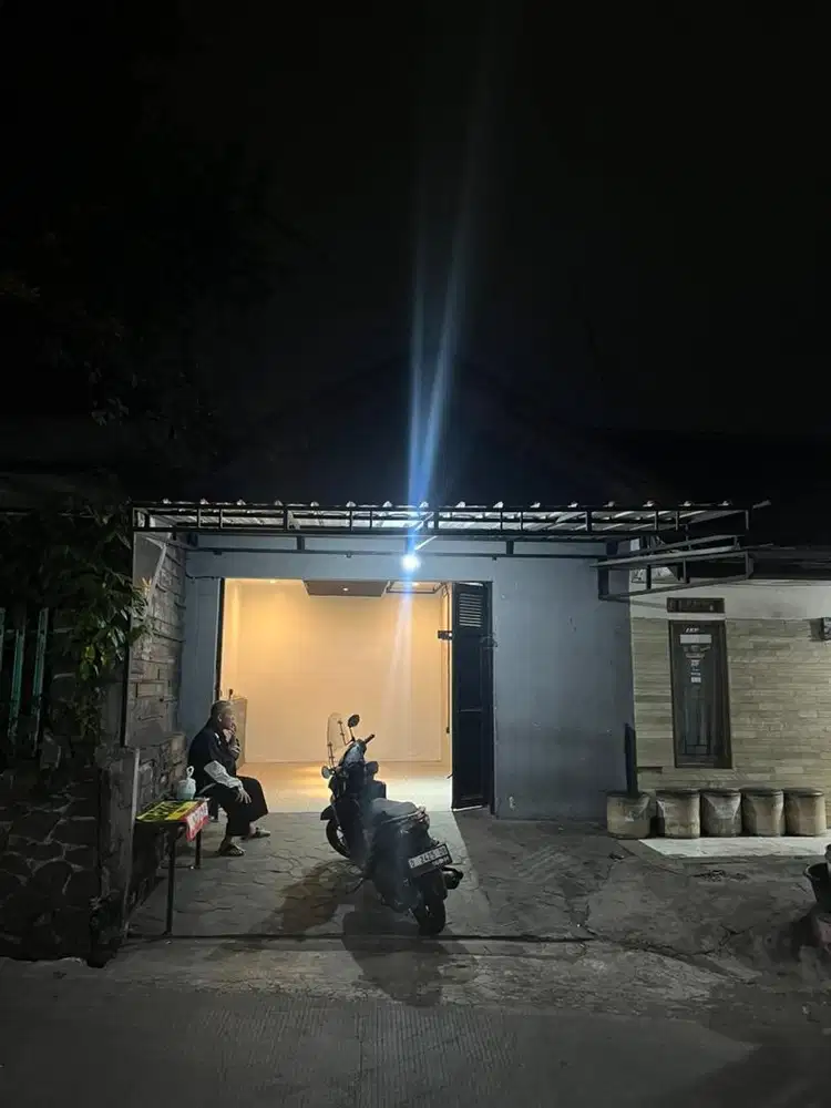 Disewakan garasi/ tempat usaha