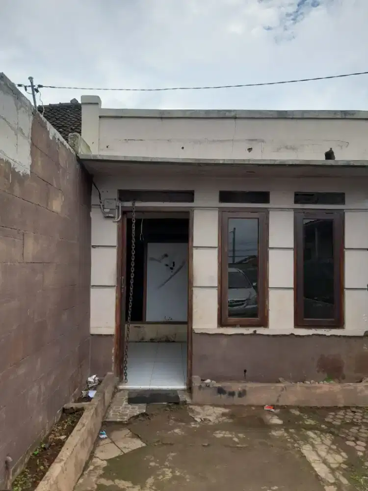 Di jual tanah dan bangunan