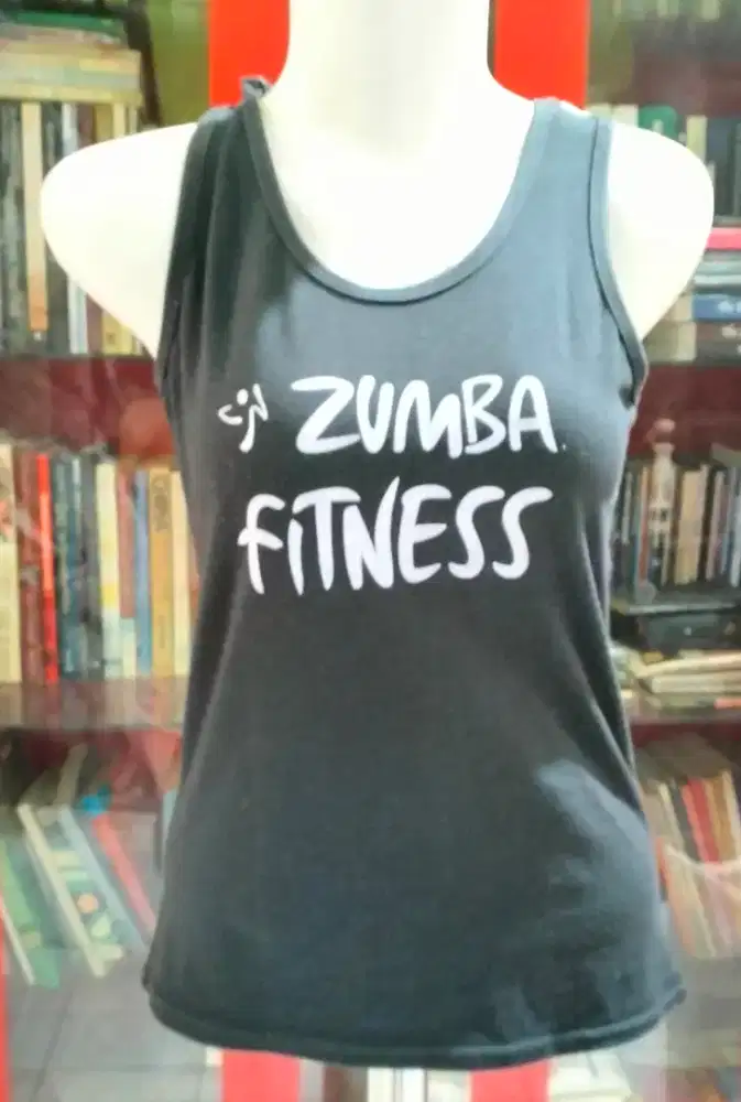 atasan zumba,
gym/pilates, yoga
stretch 
kaos katun
size S-M
hitam abu
