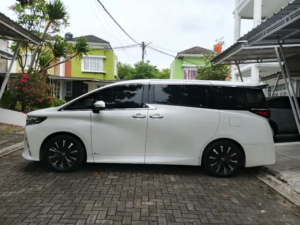 Alphard hibrid 2026