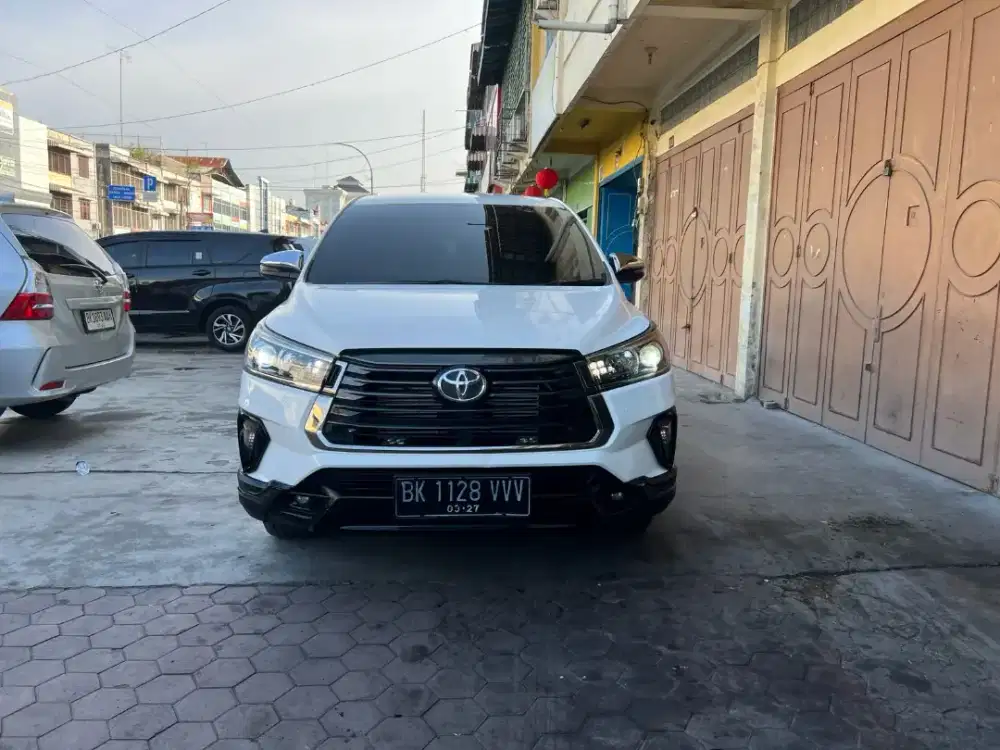 Toyota Kijang Innova venturer diesel matic 2022