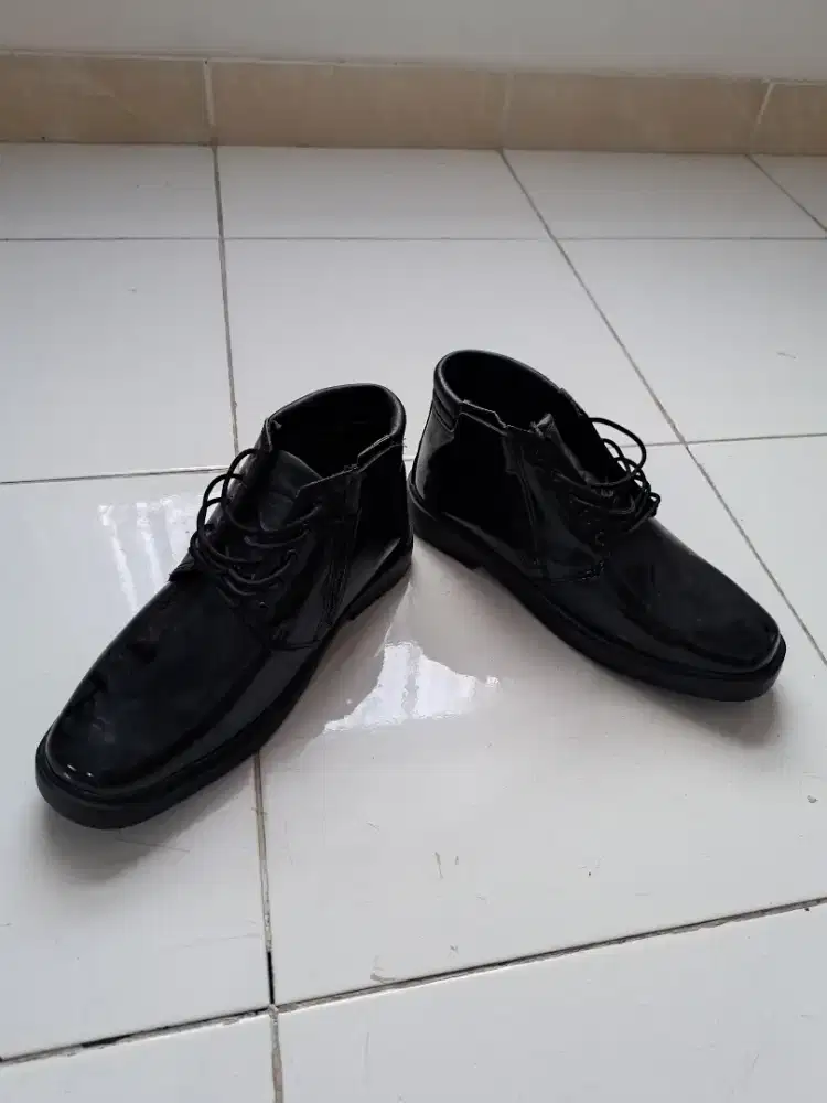 Sepatu formal / pantopel size 42