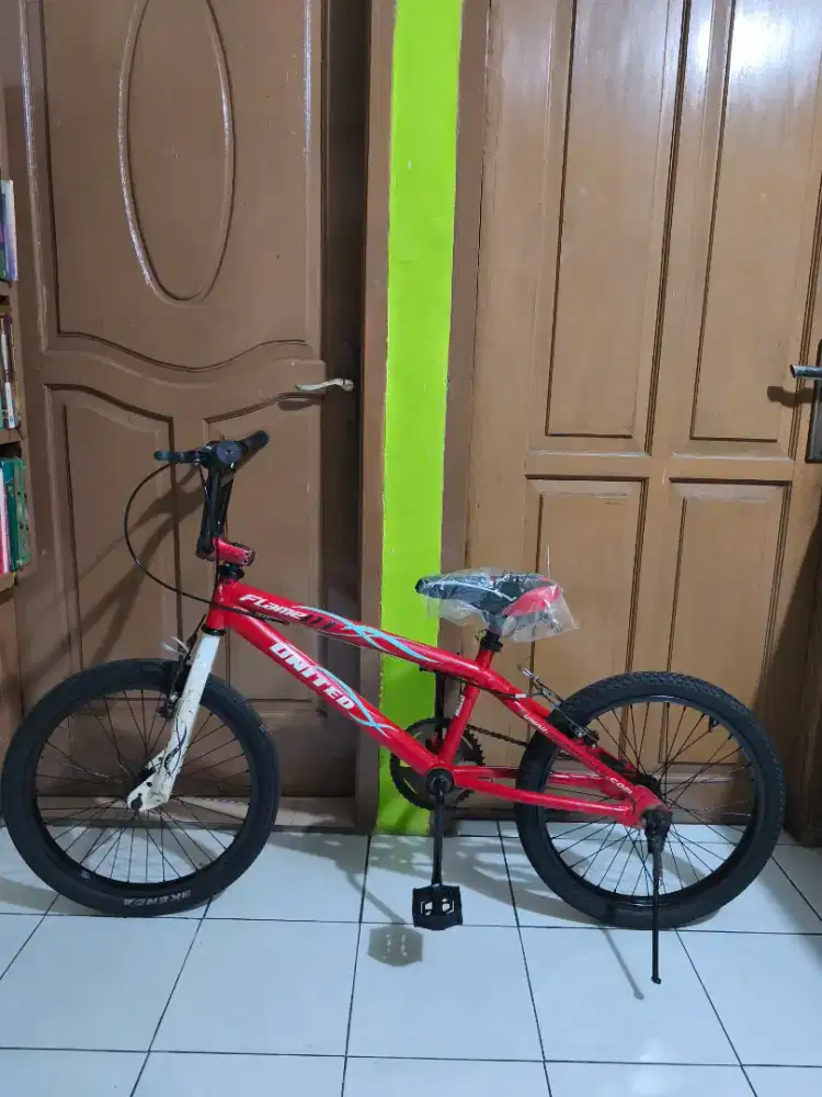 SEPEDAH BMX UK 20