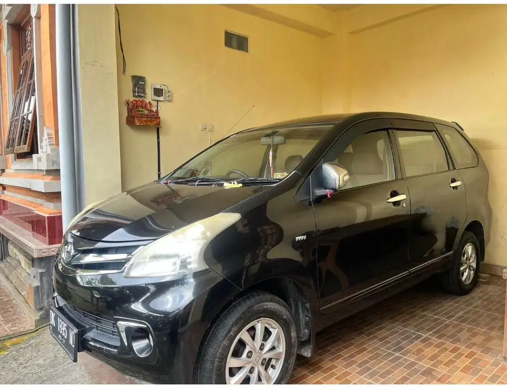 Dijual Avanza Hitam Metik