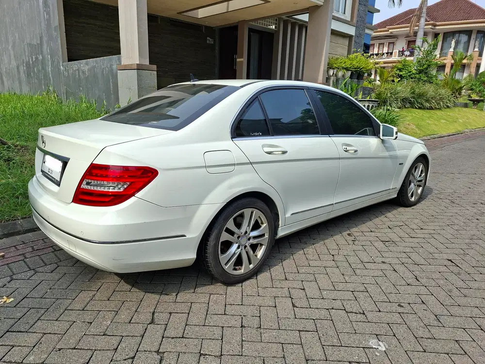 Mercedes-Benz C200 2012 Bensin