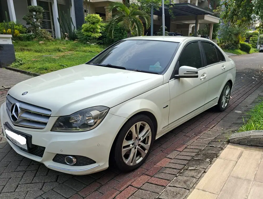 Mercedes-Benz C200 2012 Bensin