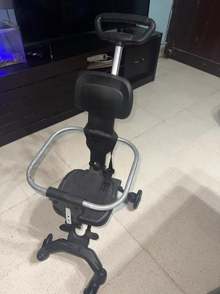 Stroller anak warna hitam