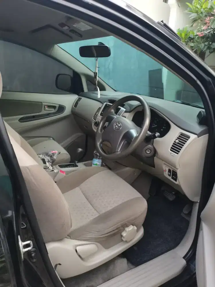 Toyota Kijang Innova (2014) 2.0 G Luxury Bensin A.T