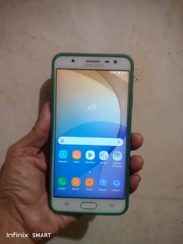 Samsung j7 prime ram 3/32 jaringan 4g