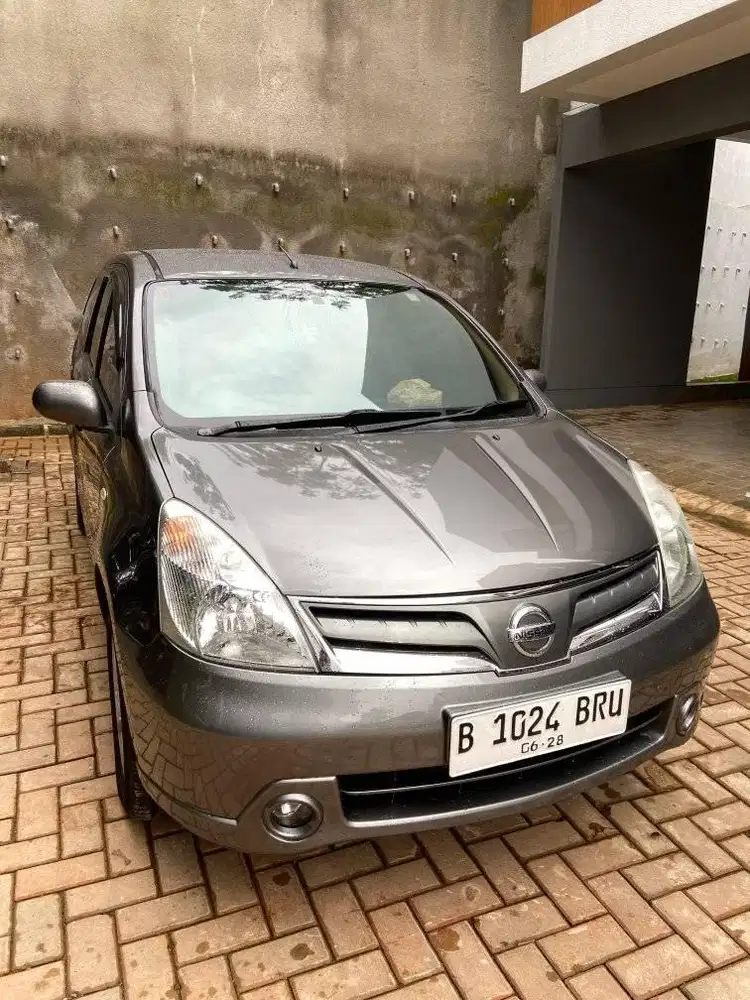Nissan Livina 1.5 SV AT