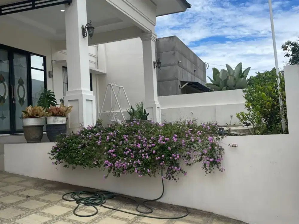 Rumah Cantik Furnished  Setiabudi Regency