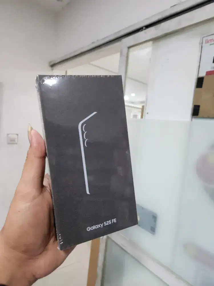 Barang muening bisa kredit atau cash melayani cod samsung s24fe