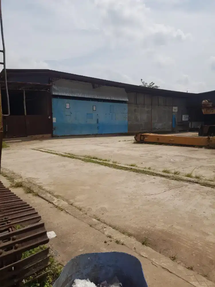 Gudang Strategis Palembang: 5 Menit ke Tol & Pusat Kota - Parkir Luas!