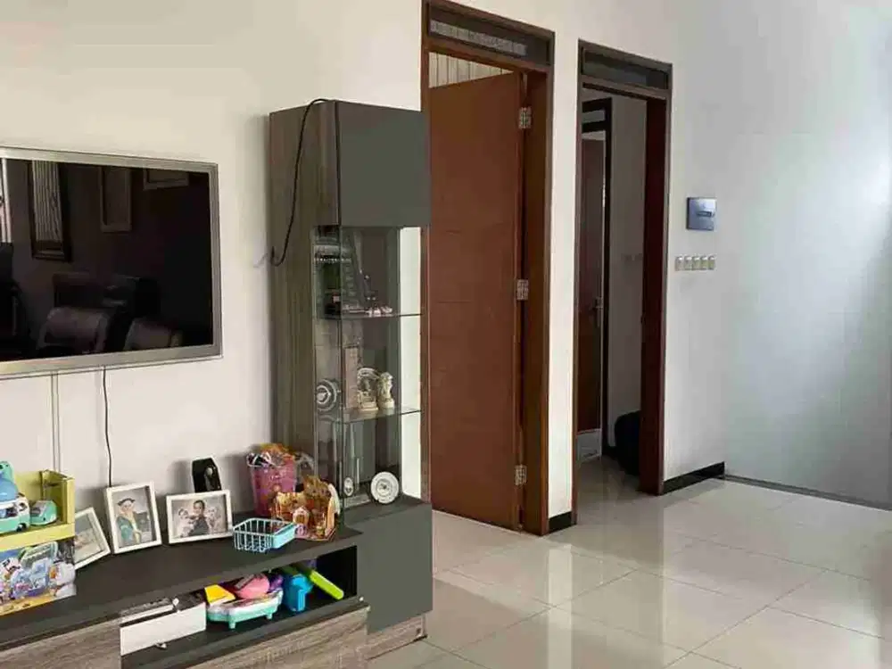 rumah 2 lantai dipusat kota bandung sayap ciateul dekat sekolah dan mall