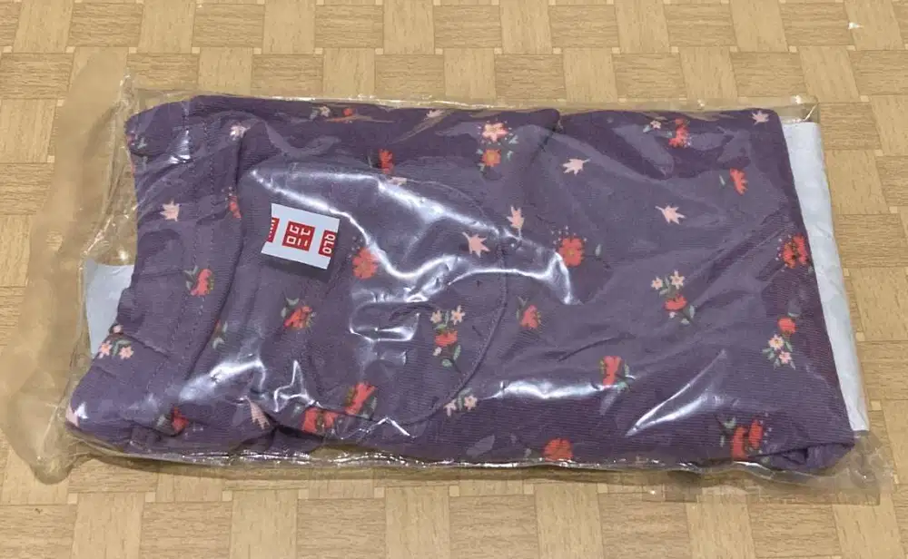 Uniqlo UT – Floral Purple – Like New