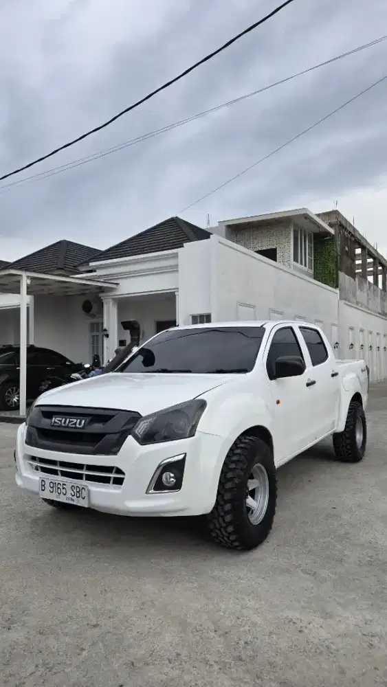 Isuzu d max ls 4x4 siap pakai