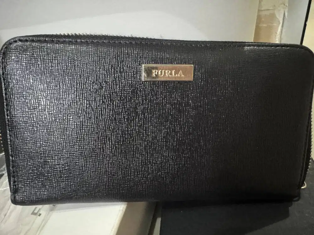 Preloved Furla Wallet